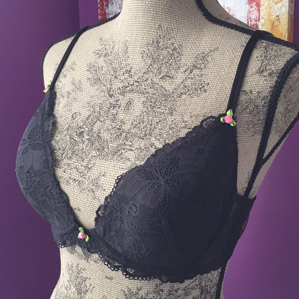 Black lace bra